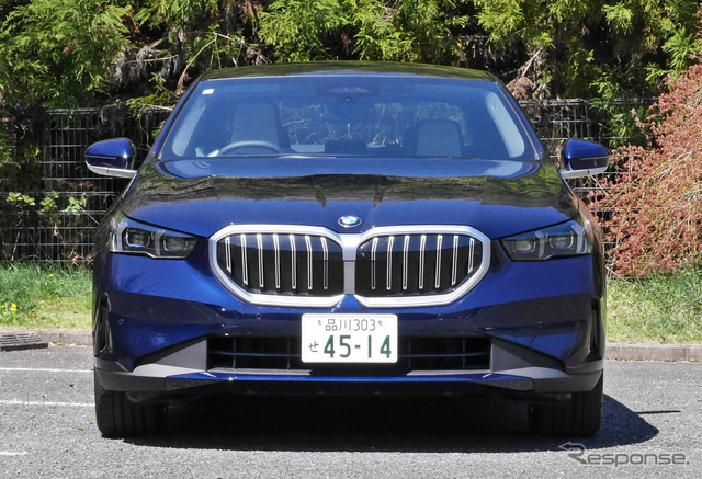 BMW 5シリーズ 新型（523i）