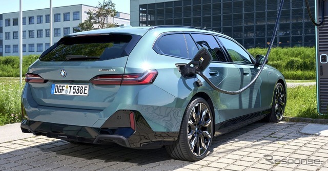 BMW i5 ツーリングの「eDrive40」