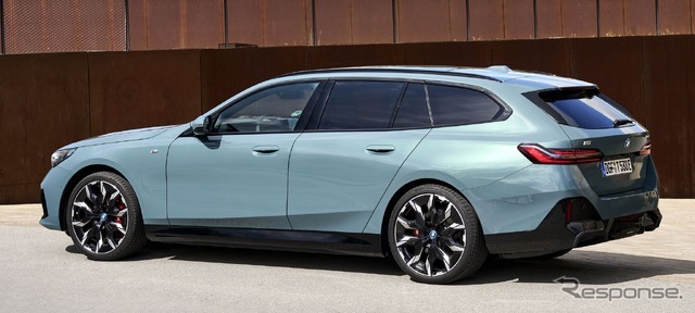 BMW i5 ツーリングの「eDrive40」