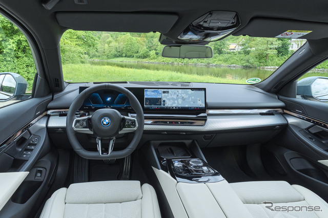 BMW i5 ツーリングの「eDrive40」