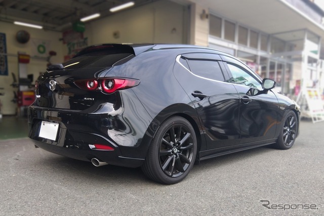 テイン フレックスZ マツダ・MAZDA3ファストバック装着例（ダウン量：フロント 40mmダウン / リア 40mmダウン）