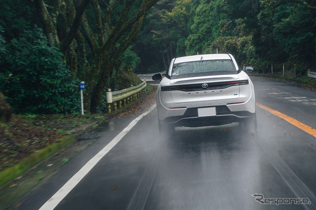 YOKOHAMA ADVAN dB V553 × TOYOTA CROWN CROSSOVER