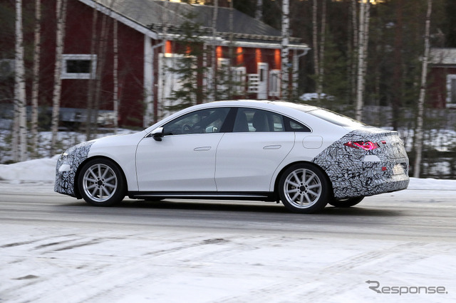 メルセデスベンツ CLA  次期型、ICE搭載仕様のプロトタイプ