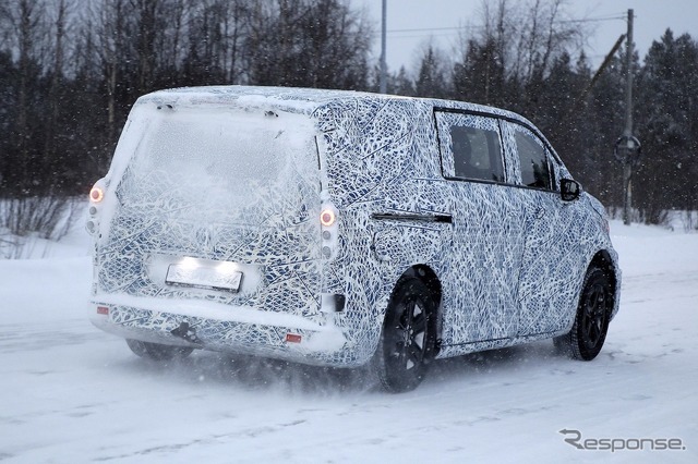 メルセデスベンツ VクラスEV 新型のプロトタイプ