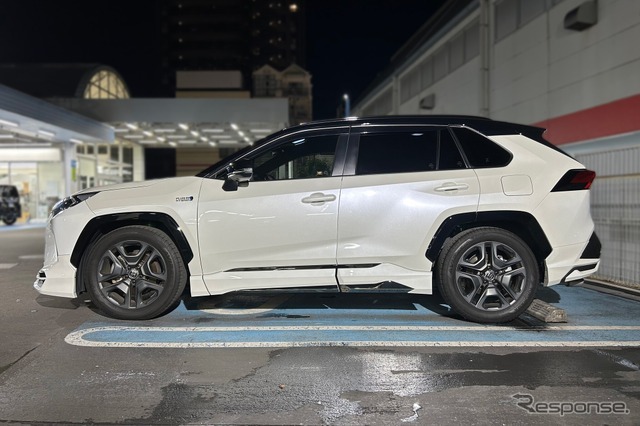 テイン フルスペック車高調 フレックスZ トヨタ・RAV4 PHV装着例（ダウン量：フロント 45mmダウン / リア 40mmダウン）