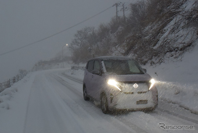 サクラは前輪駆動だが、積雪踏破能力はかなりのものだった。