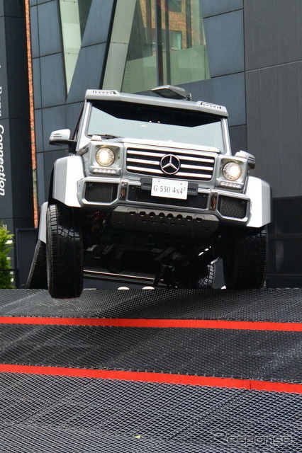 メルセデスG550 4×4 スクエアード 発表会