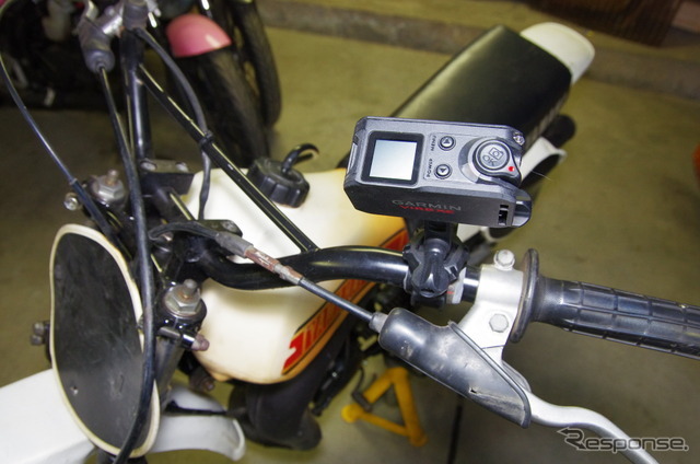 ゴールデンウィークを楽しむべく、モトクロスバイクに本機を固定してみた。