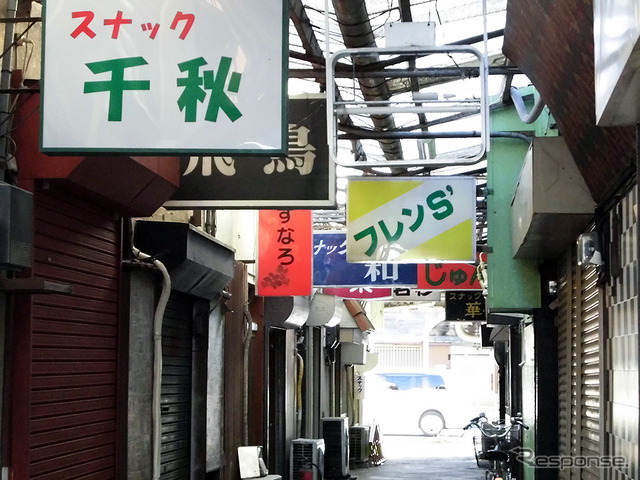 「出張客や地元の人で夜な夜なにぎわう一角」という宮町エリア（AIR & BUS成田発伊勢行きツアー）