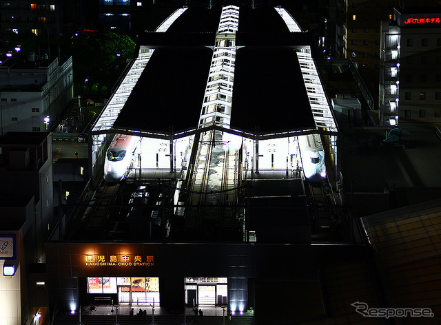 鹿児島中央駅でやすむ800系（6両編成）とN700系（8両編成）