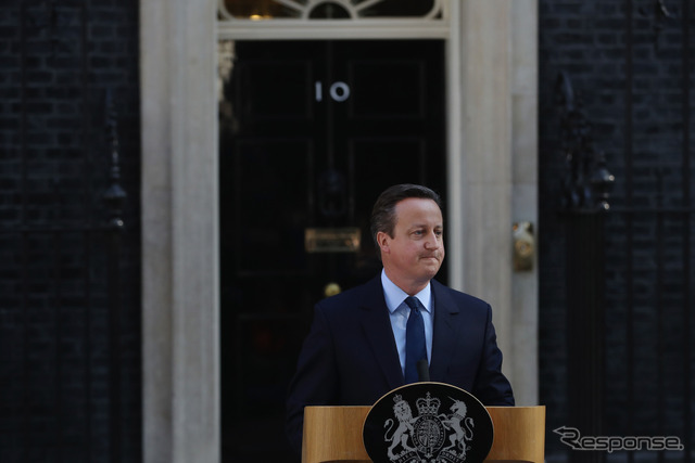 投票の結果を受けて英首相辞任を表明したキャメロン（24日）　(c) Getty Images