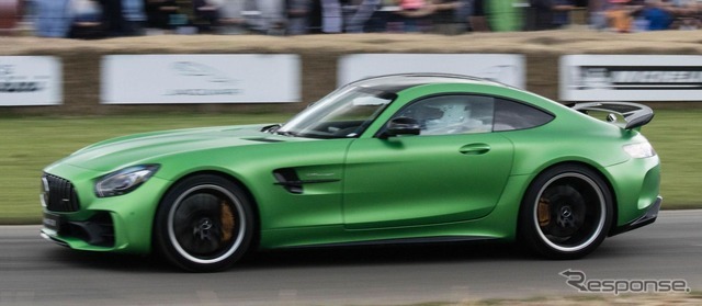 メルセデスAMG GT R